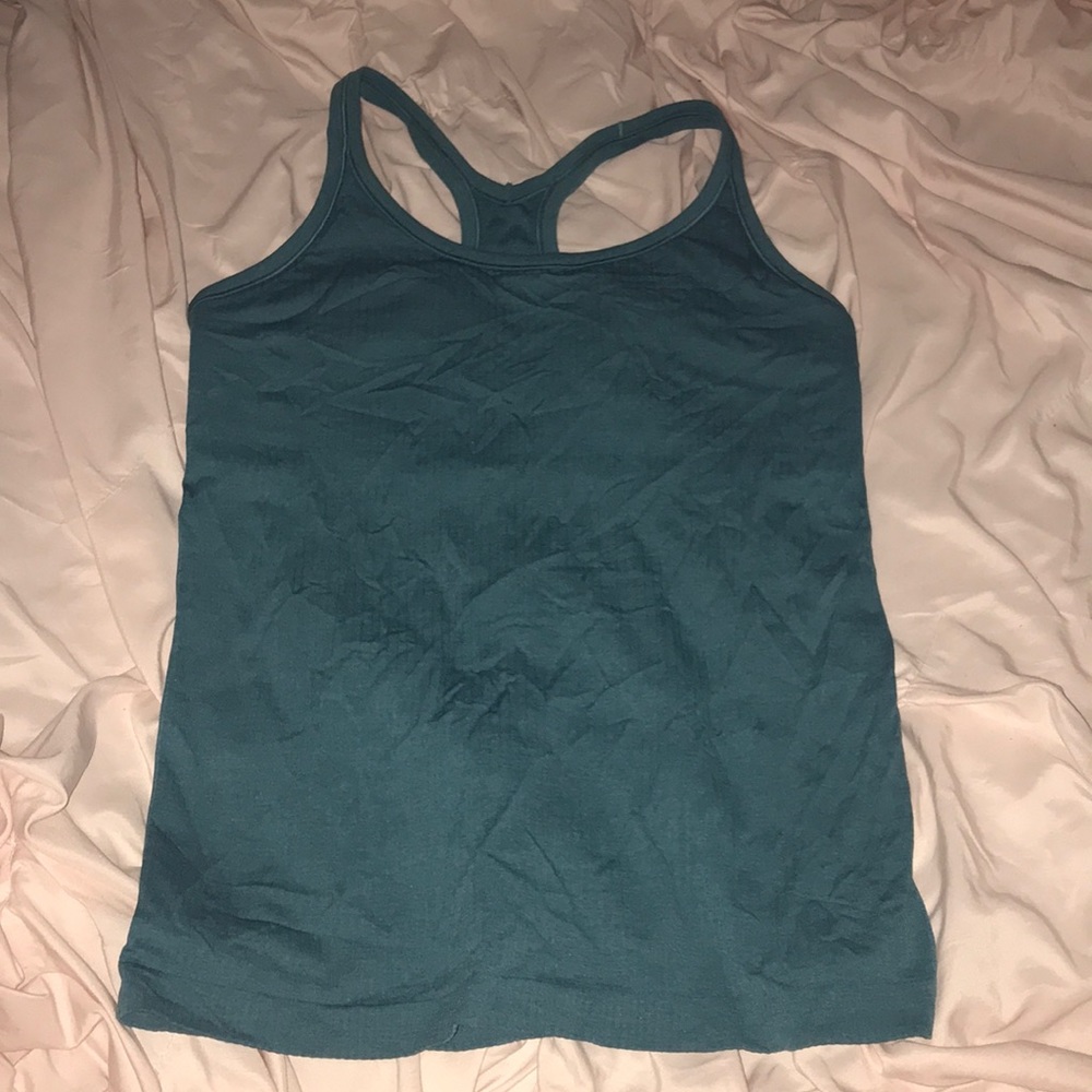 Lululemon stretchy tank top with built-in bra